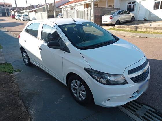 CHEVROLET ONIX 1.0 MPFI JOY 8V FLEX 4P MANUAL CHEVROLET ONIX 1.0 MPFI JOY 8V FLEX 4P MANUAL